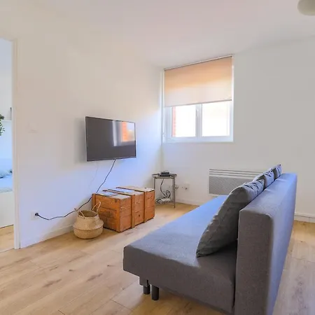 Familial - Avec Parking Prive Gratuit Apartment